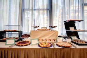 Daily buffet breakfast for a fee
