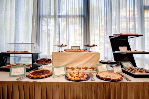 Daily buffet breakfast (EUR 10 per person)