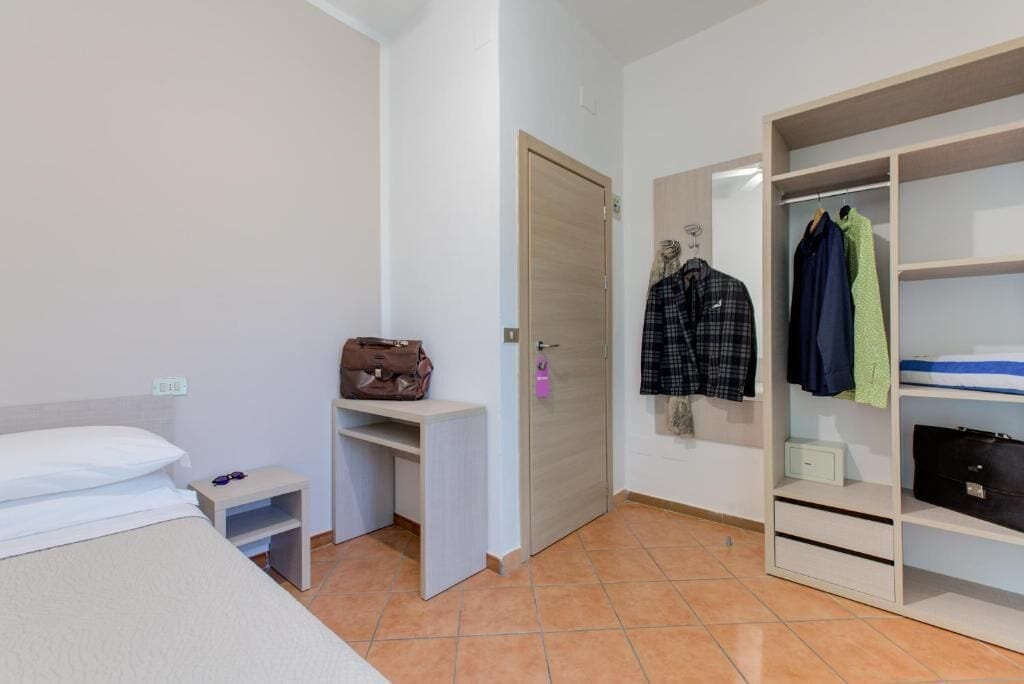 Single Room, Balcony | Down comforters, in-room safe, free WiFi, bed sheets