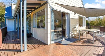 Torbay Sun Drenched Villa near Local Beaches