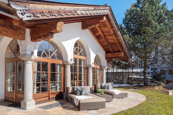 Villa | Garden