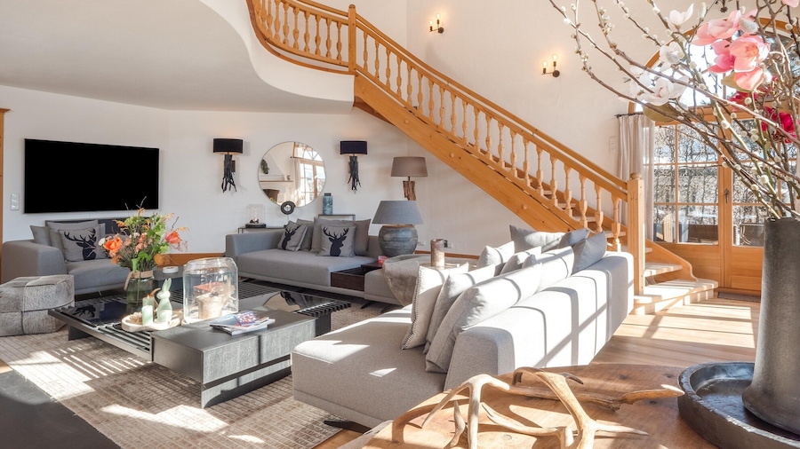 Elegant Chalet Near Slopes & Village