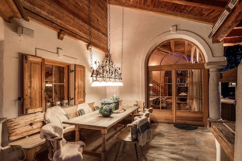 Elegant Chalet Near Slopes & Village