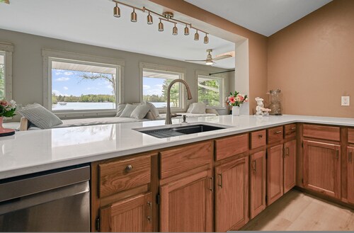 Sand Bar Resort in Suring