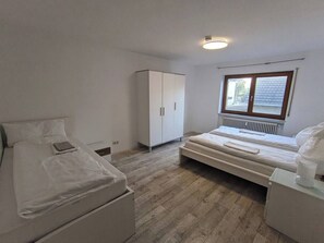 3 Schlafzimmer, Bügeleisen/Bügelbrett, WLAN, Bettwäsche