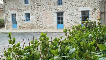 Enceinte de lâhĂ©bergement