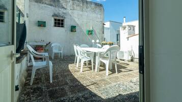 Standard Duplex, Courtyard View | Terrace/patio