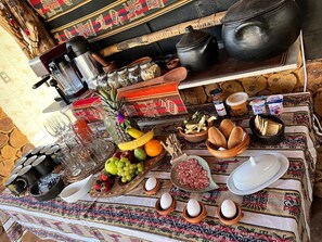 Free daily full breakfast 