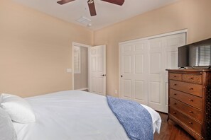 3 chambres, fer et planche à repasser, Wi-Fi gratuit, draps fournis