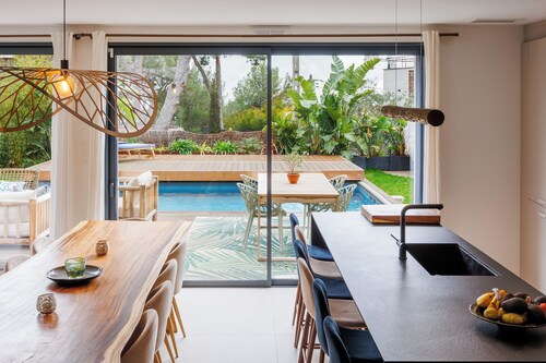 Luxurious 5-bedroom villa with WiFi, AC in Cassis, 8 minute walk from beaches