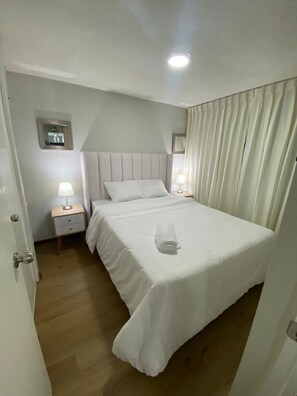 1 chambre, fer et planche à repasser, draps fournis
