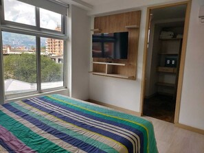 Zimmersafe, Schreibtisch, Bügeleisen/Bügelbrett, kostenloses WLAN