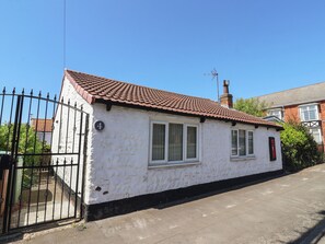 Exterior - Fishermans Cottage (Withernsea)