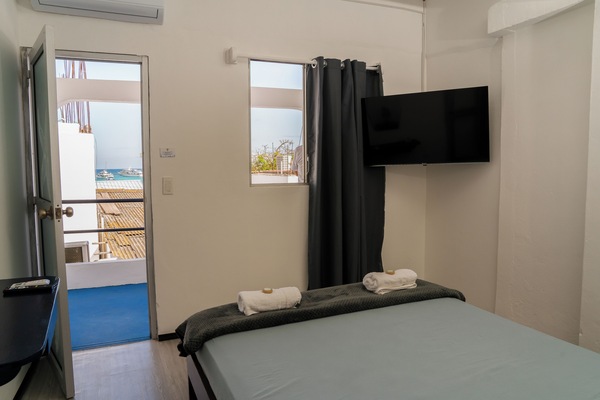 Standard Double Room, Sea View | Bed sheets