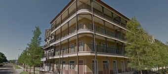 1-bedroom condo in Baton Rouge with WiFi, AC. Just steps from all things LSU