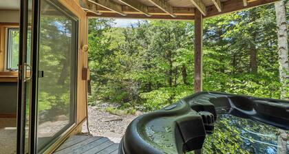 Spacious 3-Bed Mt. Chalet with Attitash Views & Private Hot Tub