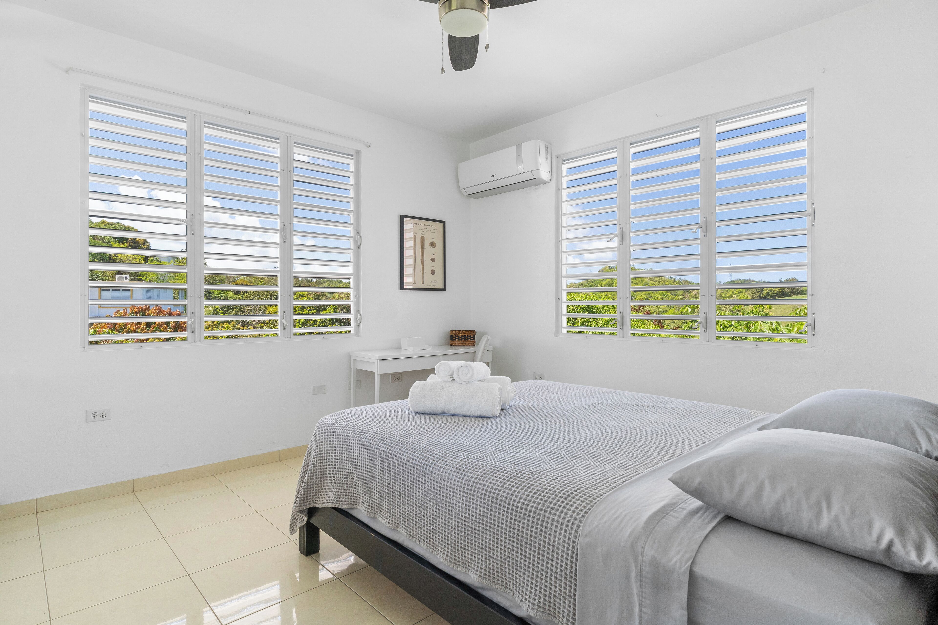 3 bedrooms, iron/ironing board, WiFi, bed sheets