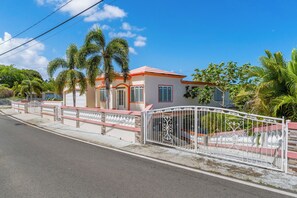 Exterior - Tropical Paradise in Rincón. Stunning Views (Rincón)