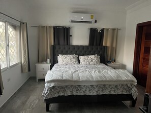 5 chambres, fer et planche à repasser, Wi-Fi gratuit, draps fournis