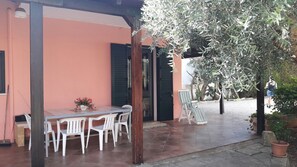 Outdoor dining - CASINA MELCARI vacation home in Carmiano(Le) (Puglia)