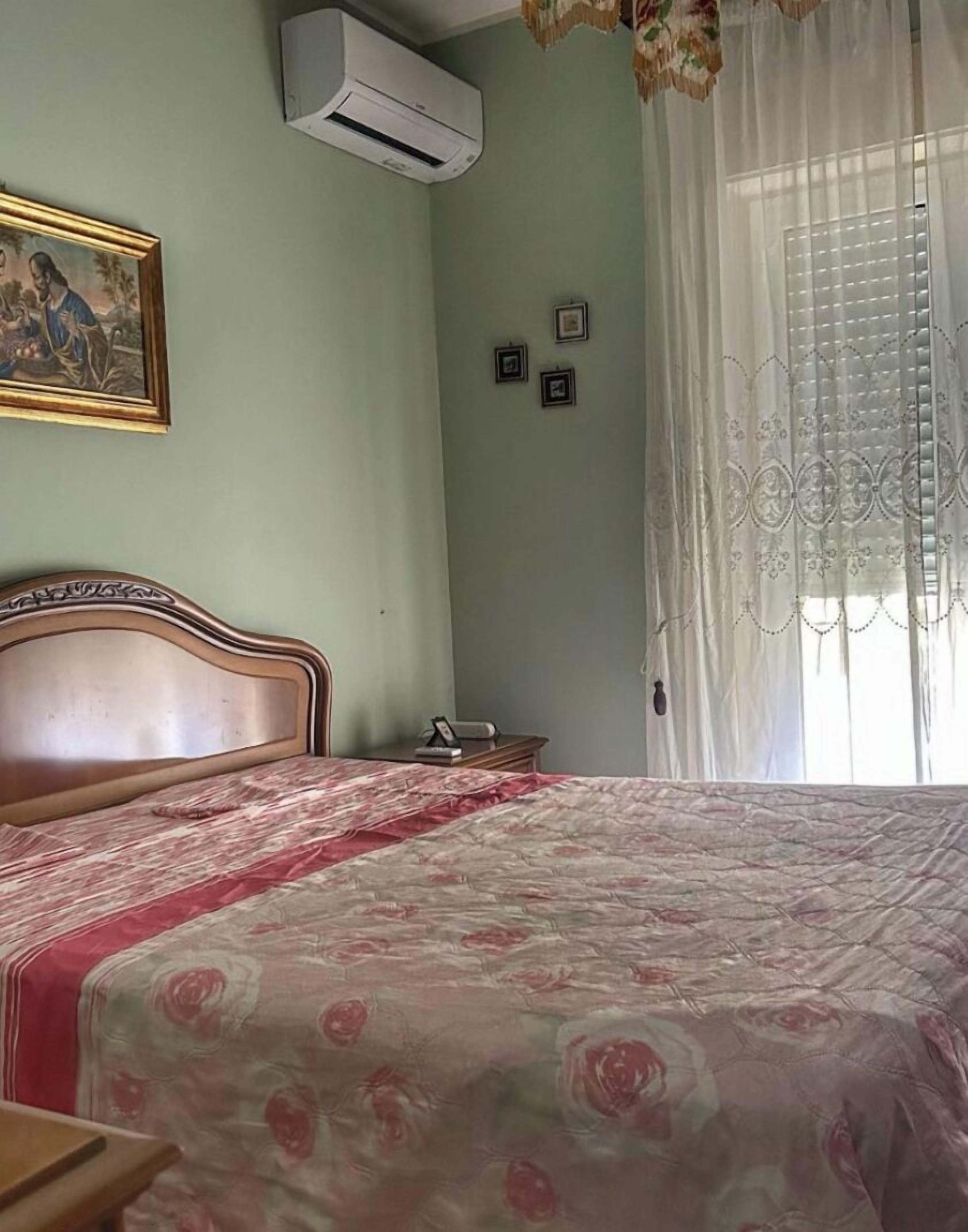 5 Schlafzimmer, Bügeleisen/Bügelbrett, Bettwäsche