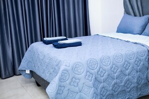 2 bedrooms, iron/ironing board, WiFi, bed sheets