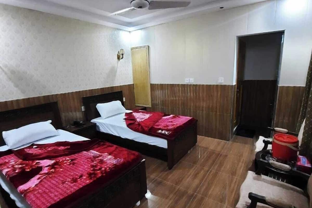Deluxe Double Room, Mountain View | Kalis bunyi, seterika/papan seterika, Wi-fi percuma