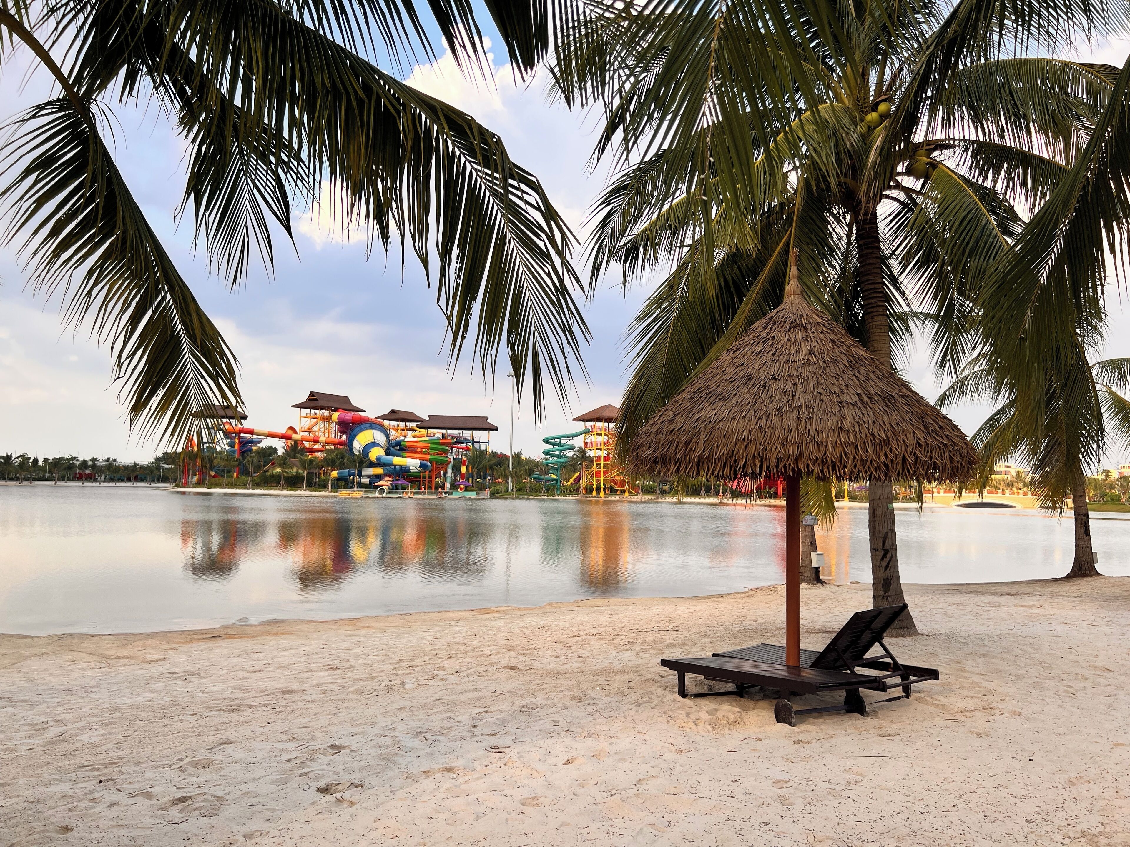 Luxury Apartment, 2 Bedrooms, Balcony, River View | Hypo-allergenic bedding, down comforters, memory foam beds