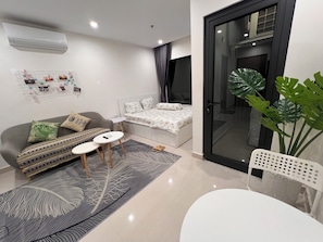 Romantic Room, 1 Bedroom, Balcony, River View | Hypo-allergenic bedding, down comforters, memory foam beds