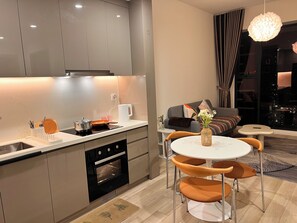 Appartement Luxe, 2 chambres, balcon, vue piscine | Literie hypoallergénique, couette en duvet d'oie