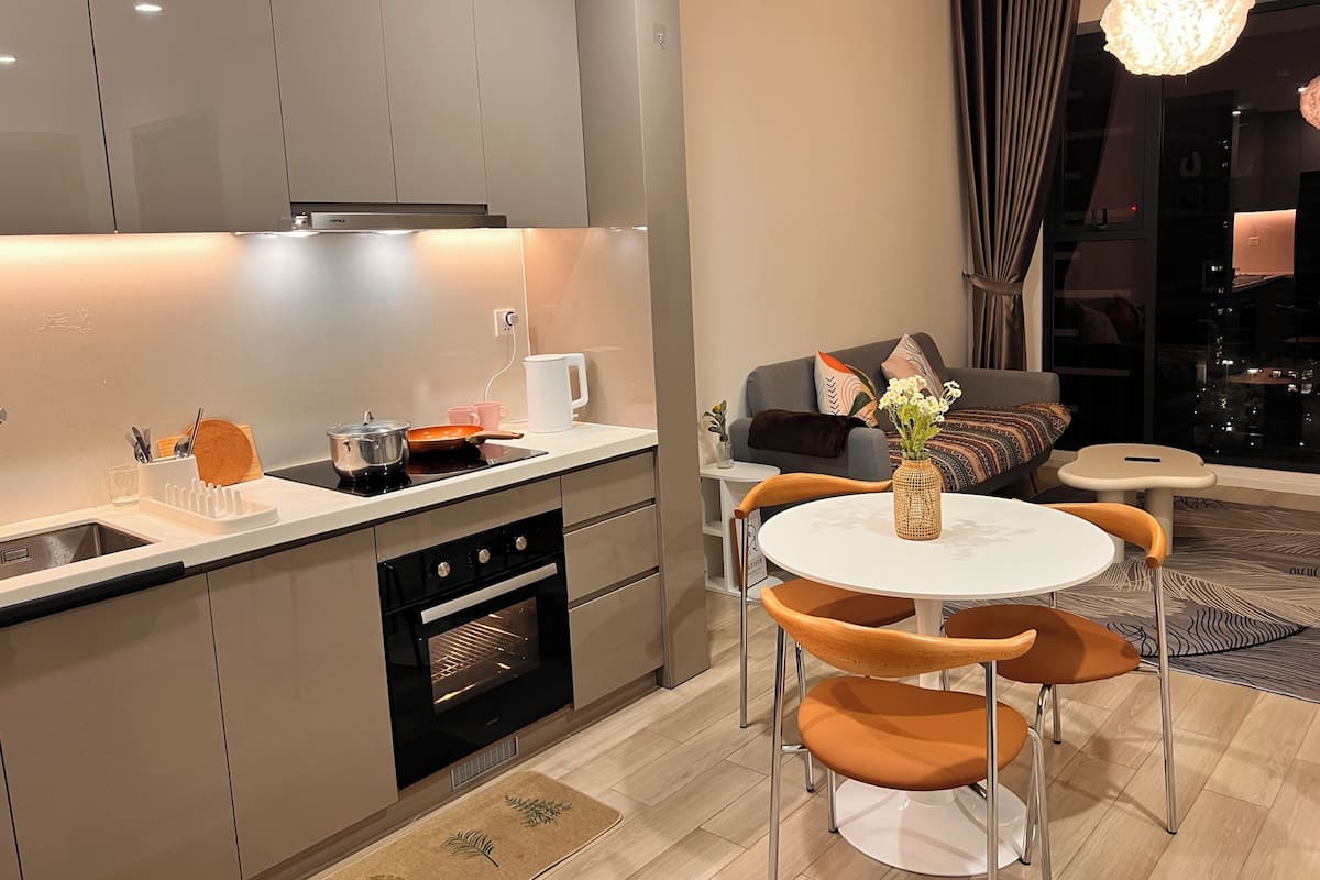 Appartement luxueux, 2 chambres, balcon, vue sur la piscine | Intérieur