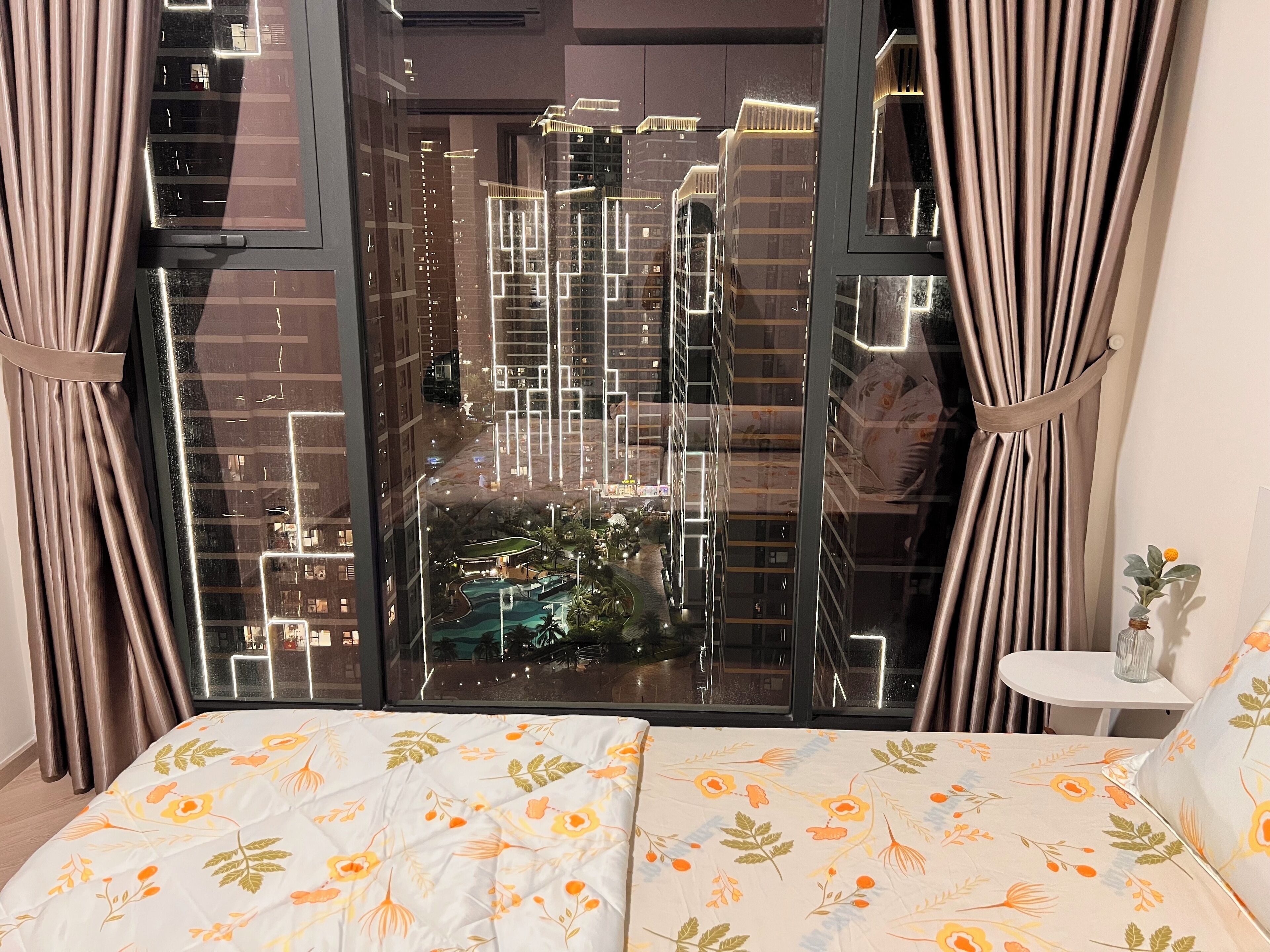 Luxury Apartment, 2 Bedrooms, Balcony, Pool View | Hypo-allergenic bedding, down duvets, memory-foam beds