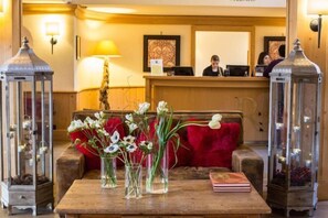 Lobby - Chalet RoyAlp Hotel and Spa (Ollon)