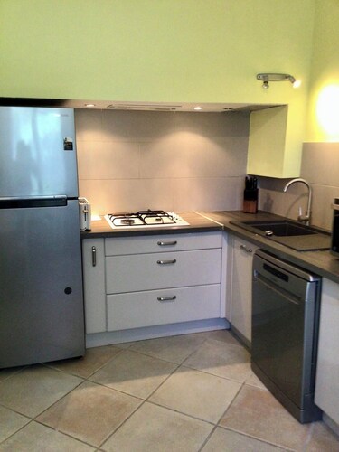 BAY DE SANARY INDEPENDANT GROUND FLOOR VILLA WITH TERRACE OVERLOOKING WOODED GARDEN