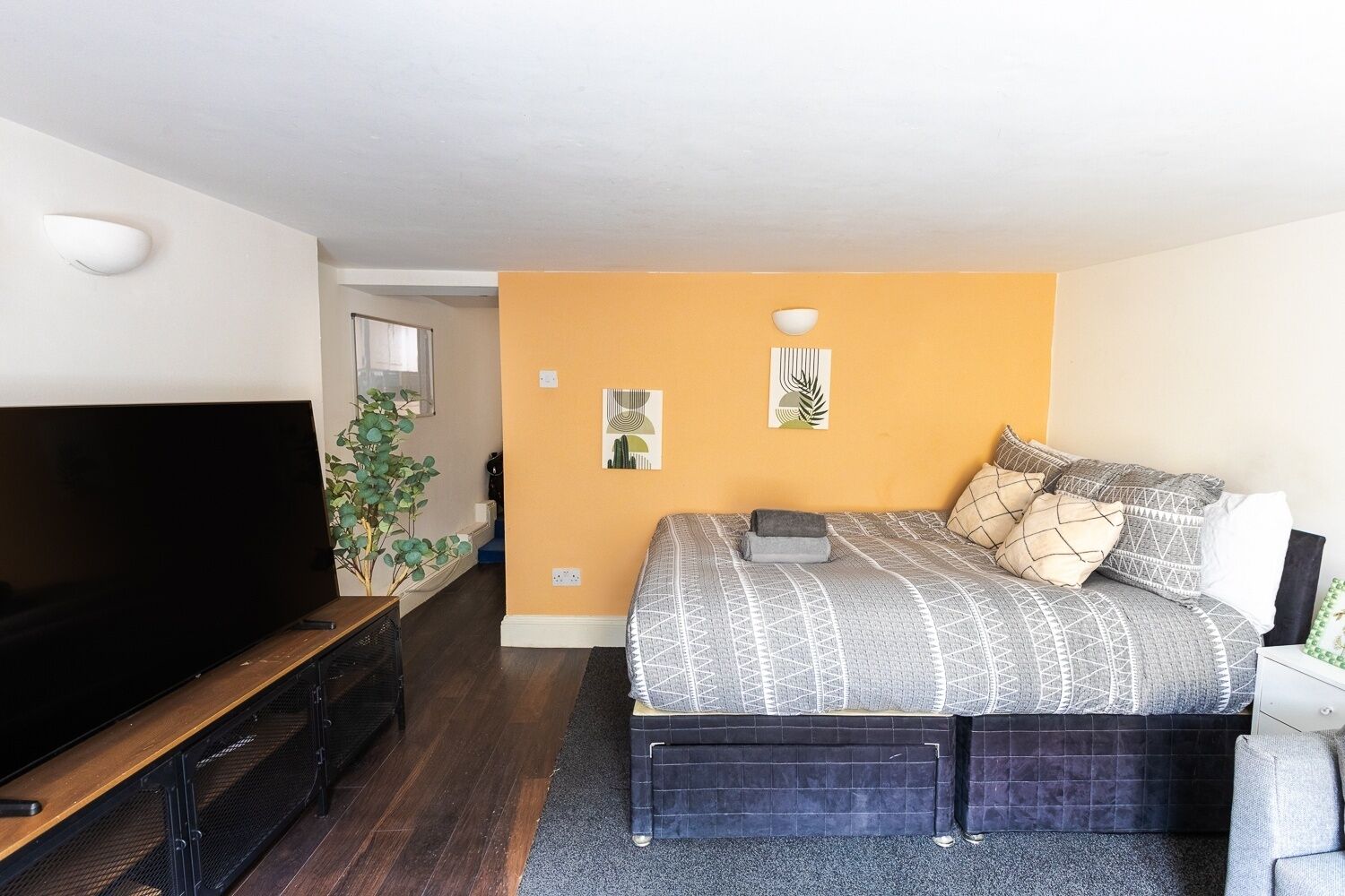 1 室のベッドルーム、アイロン / アイロン台、インターネット、ベッドシーツ