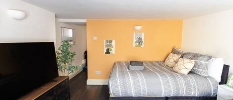 1 室のベッドルーム、アイロン / アイロン台、インターネット、ベッドシーツ