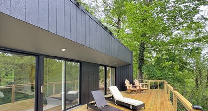 New Listing! Hidden Gem just steps from Downtown