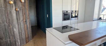 Superb T4 duplex, in the heart of Batz, all on foot!