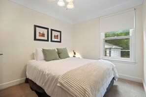4 Schlafzimmer, Bügeleisen/Bügelbrett, WLAN, Bettwäsche