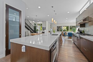 Microwave, oven, stovetop, dishwasher