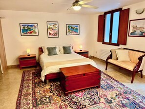 2 chambres, fer et planche à repasser, Wi-Fi, draps fournis