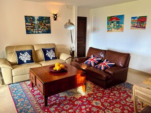 Living area - Huge apartment with stunning views (Roquefort-les-Pins)