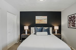 6 bedrooms, iron/ironing board, WiFi, bed sheets