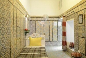 Cribs/infant beds - Dar Ya (Medina de Tunis)