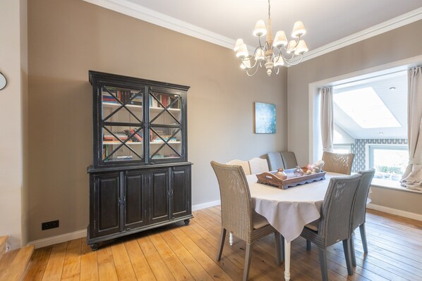 House | Dining