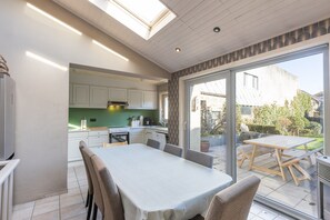 House | Dining - Holiday Home for 8 People Near the sea (Middelkerke)