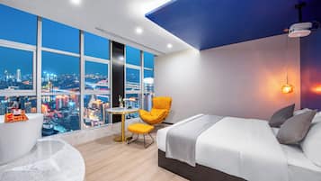 Desk, laptop workspace, free WiFi