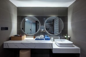 Superior Double Room, Housekeeping, City View | Bathroom