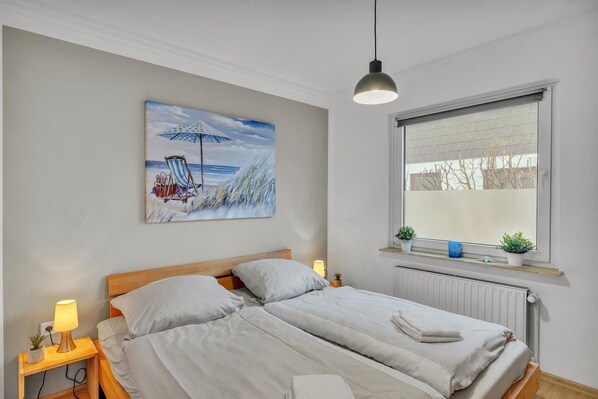 2 bedrooms, iron/ironing board, free WiFi