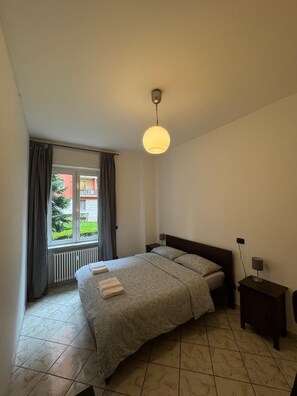 3 bedrooms, iron/ironing board, WiFi, bed sheets - Elegant apartment close to the center (Milano)